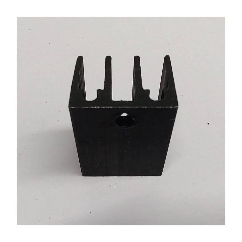 Small Aluminium Heat Sink for TO-220 Package Black — Pinout diagram
